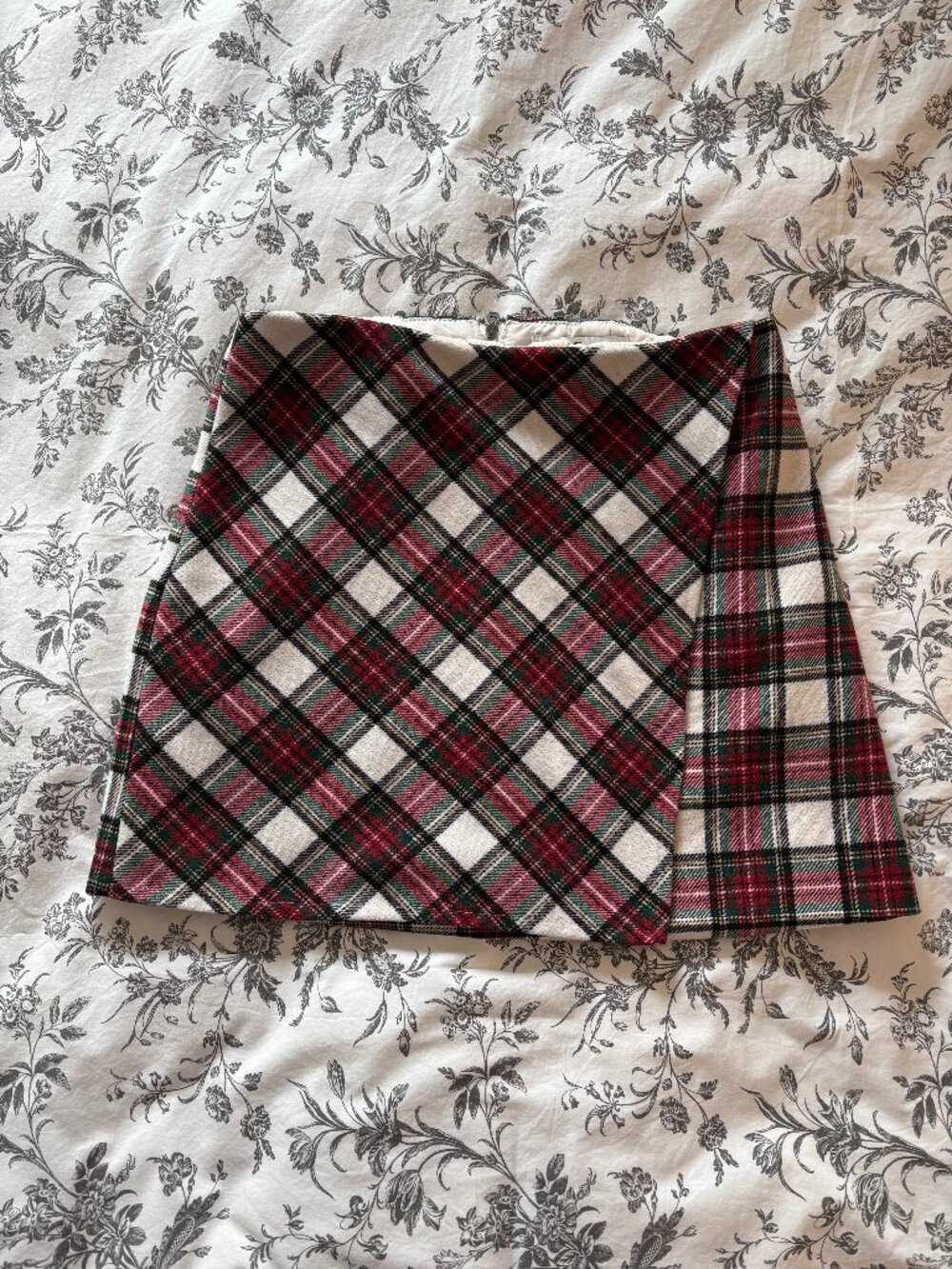 Hollister red white and green plaid woollen miniskirt, women's M